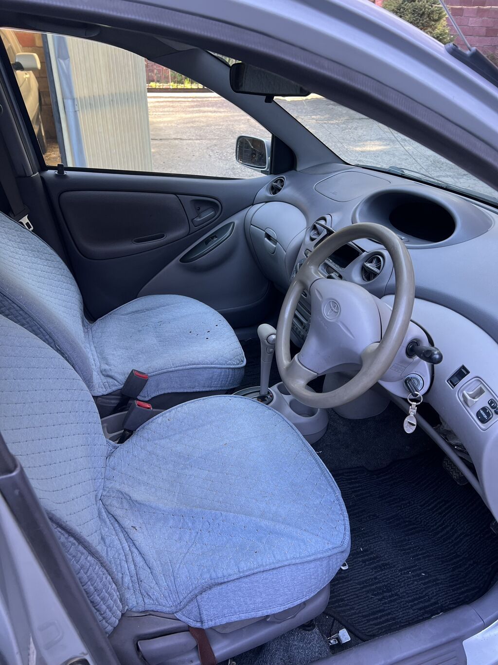 Toyota Platz: 2001 г., 1.3 л, Автомат, Газ, Седан: фото 7