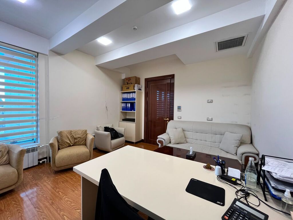 Xətai metrosuna yaxın 250 m² tam təmirli ofis icarəyə verilir Xətai