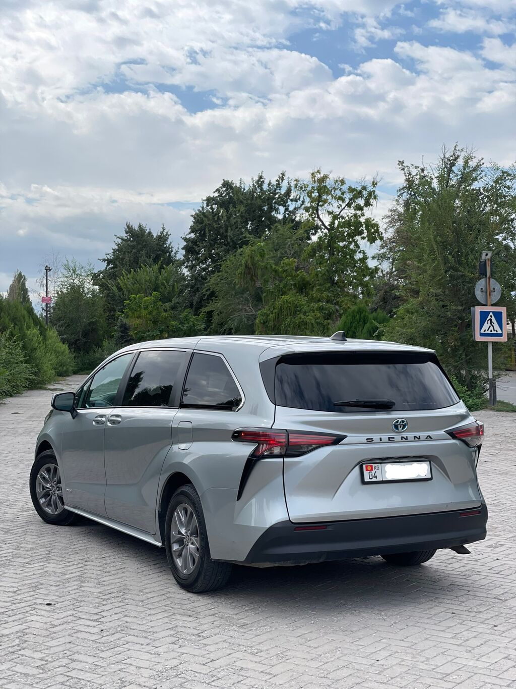 Toyota Sienna: 2021 г., 2.5 л, Вариатор, Гибрид, Минивэн: фото 4