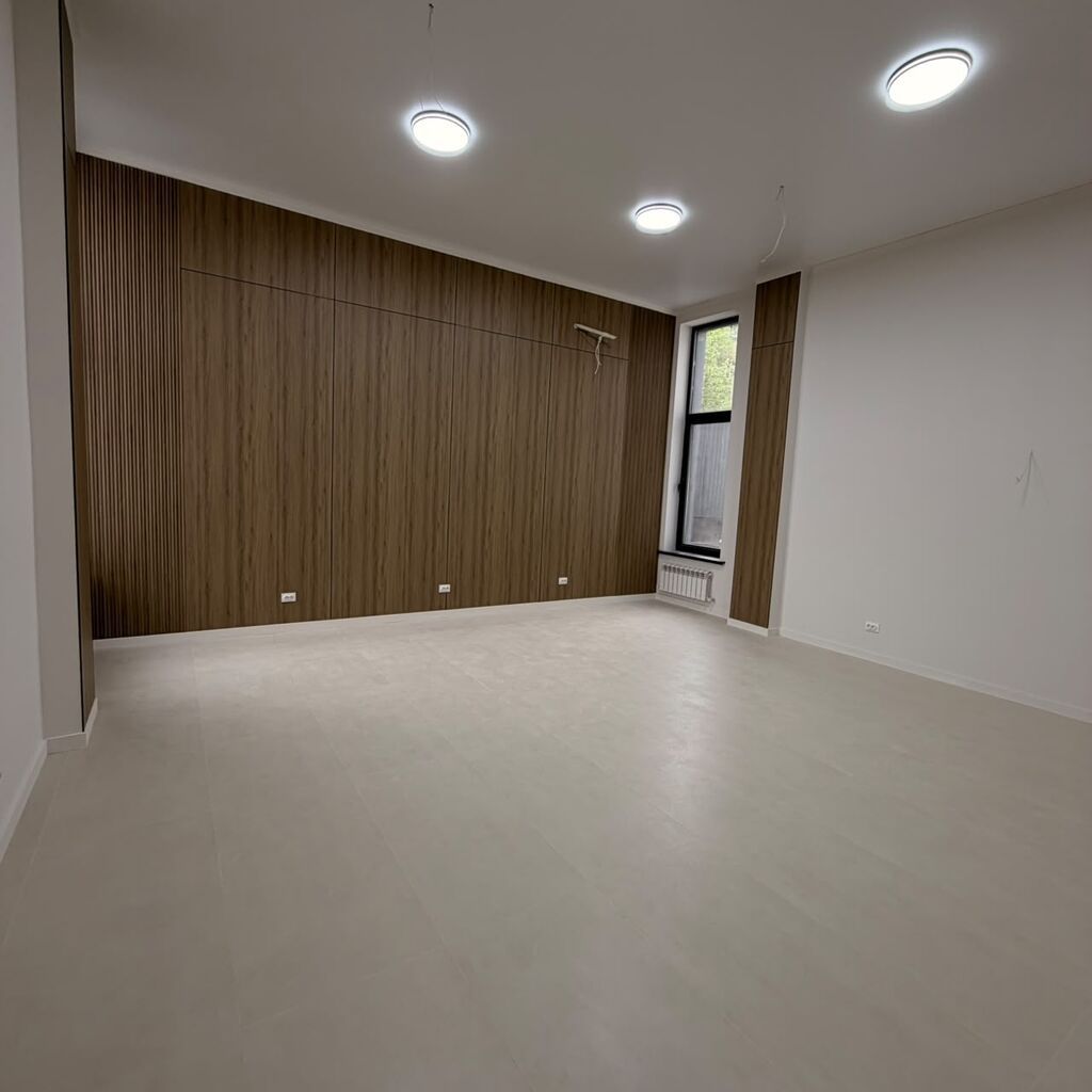 Продажа офисов 67 м², С ремонтом, Бизнес центр, 1 этаж
