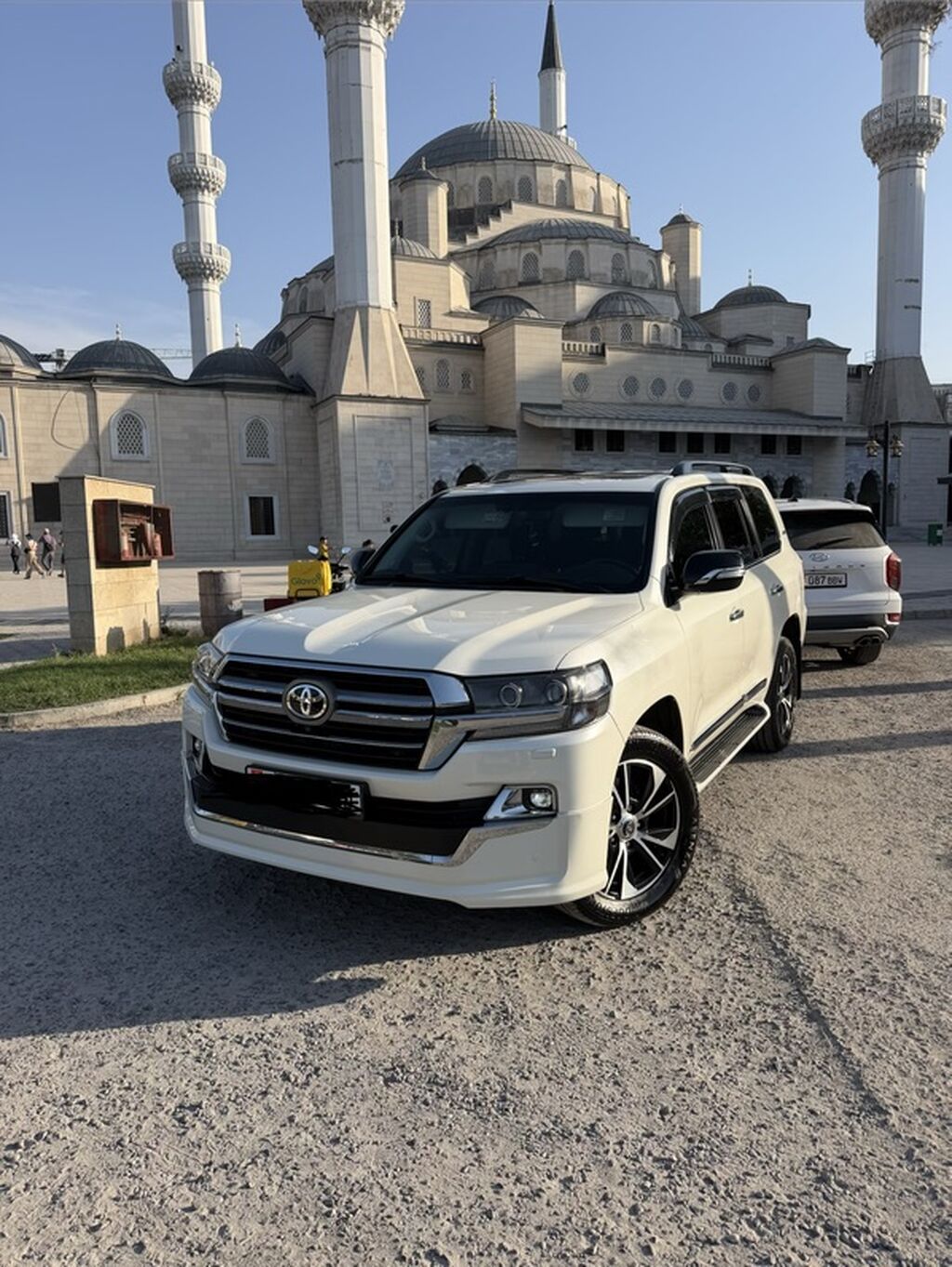 Toyota Land Cruiser: 2019 г., 4.7 л, Автомат, Бензин, Внедорожник: фото 2