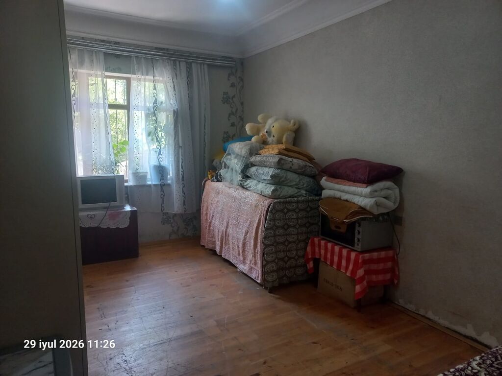 Sumqayida. Esmira wadlig sarayina catmamis mirvari merasim evi teref