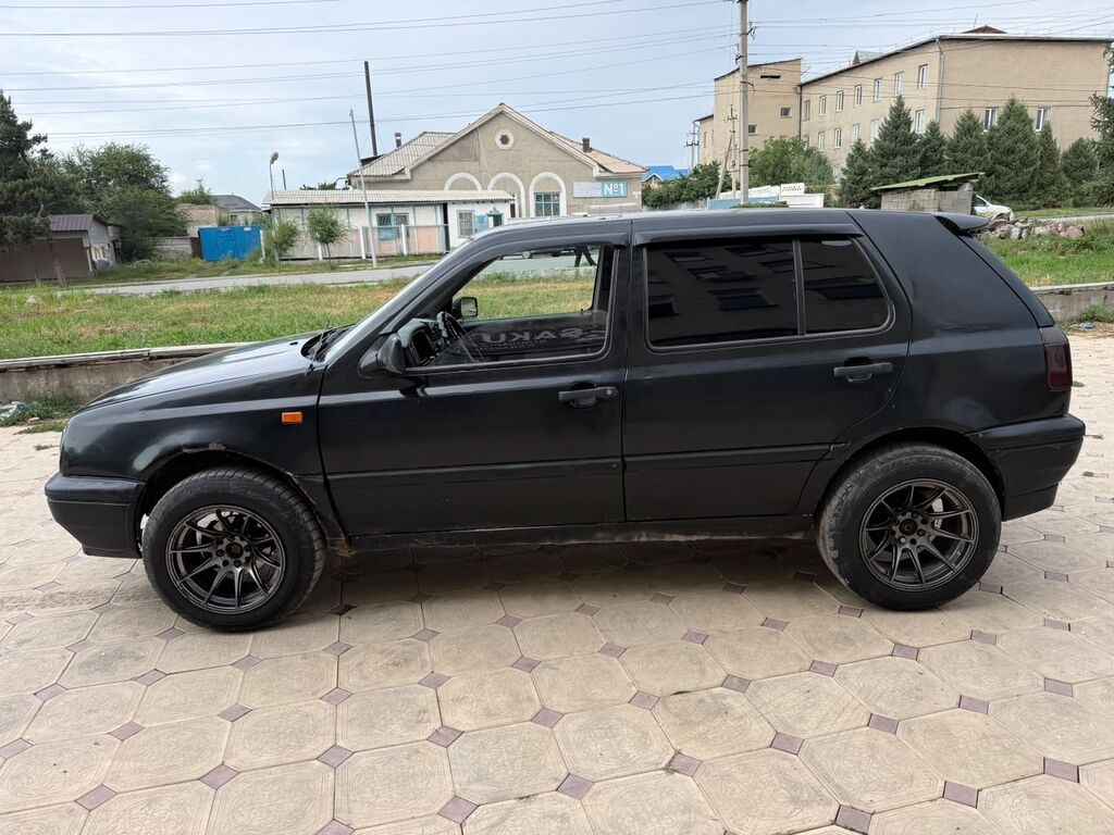 Volkswagen Golf: 1995 г., 2 л, Механика, Бензин, Хэтчбэк: фото 4