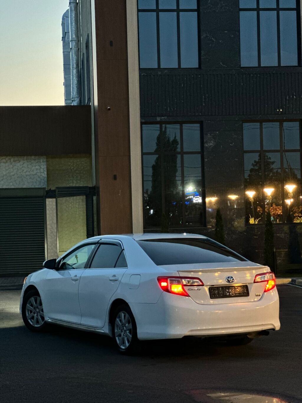Toyota Camry: 2014 г., 2.5 л, Автомат, Гибрид, Седан: фото 2