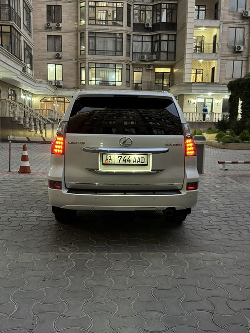 Lexus GX: 2014 г., 4.6 л, Автомат, Бензин, Внедорожник: фото 4