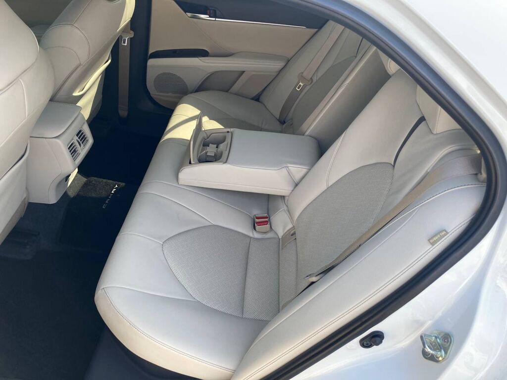 Toyota Camry: 2023 г., 2.5 л, Вариатор, Гибрид, Седан: фото 7