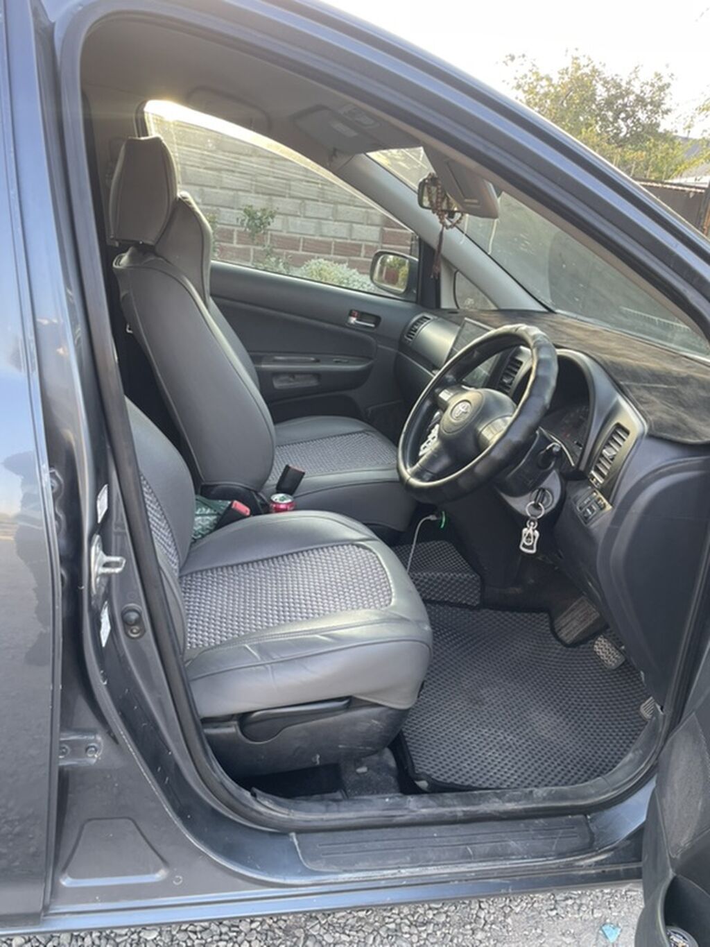 Toyota WISH: 2003 г., 1.8 л, Автомат, Бензин, Минивэн: фото 3