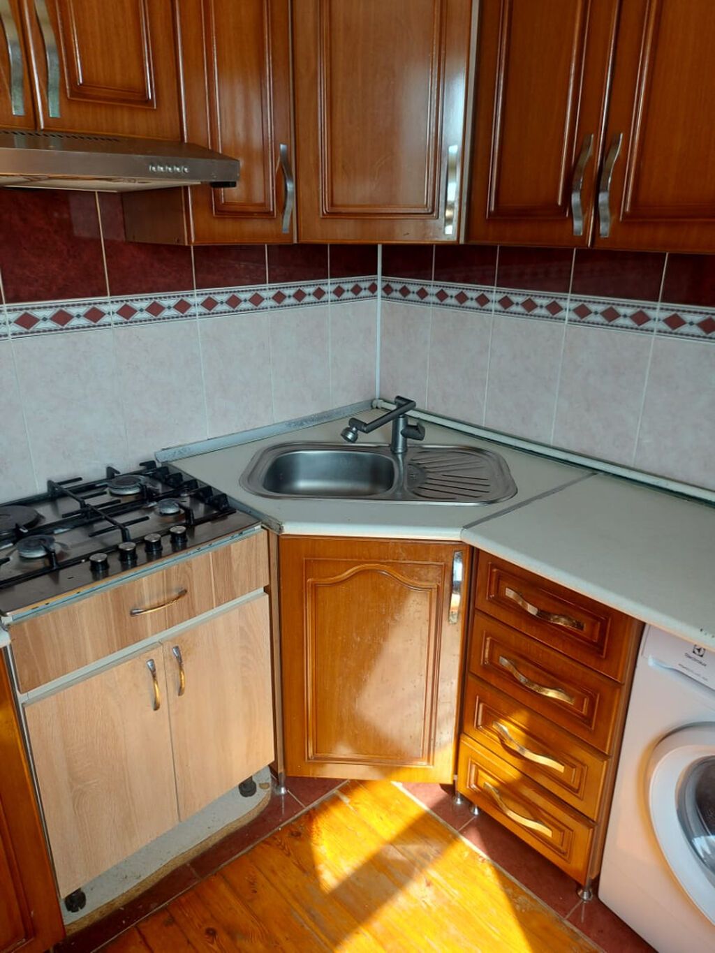 TƏCİLİ SATILIR – 2 OTAQLI, 62 KV.M | POLAD HƏŞİMOV KÜÇƏSİ Bakı şəhəri