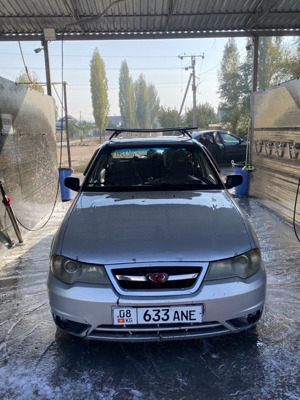 Автомобиль седан, серебристый цвет. Основные особенности: - Кузов: фото 4
