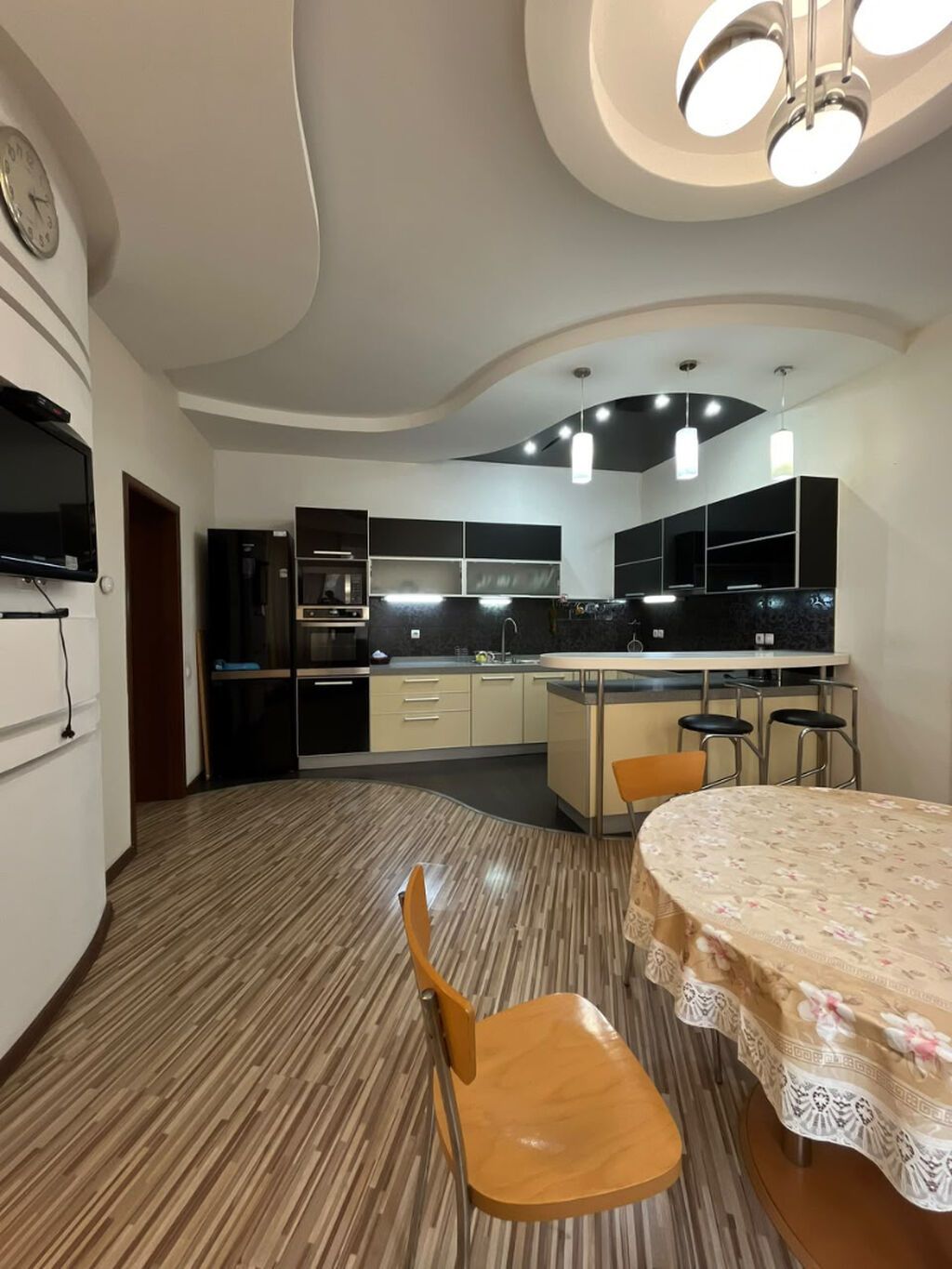 6 комнат, 231 м², 4 соток, Бишкек, Вефа ТЦ Агентство недвижимости: фото 3