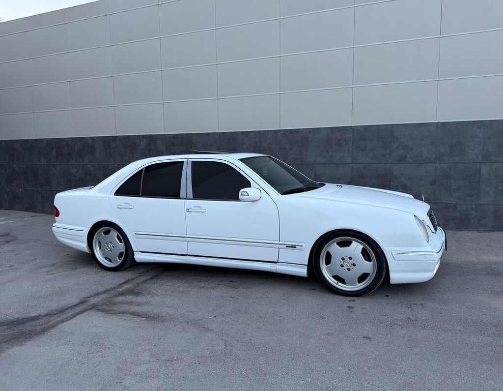 Mercedes-Benz E-класс AMG: 2001 г., 5.4 л, Автомат, Бензин, Седан: фото 2
