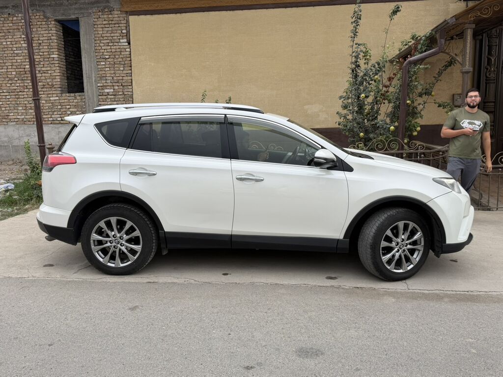 Toyota RAV4: 2015 г., 2.5 л, Автомат, Бензин, Кроссовер: фото 3