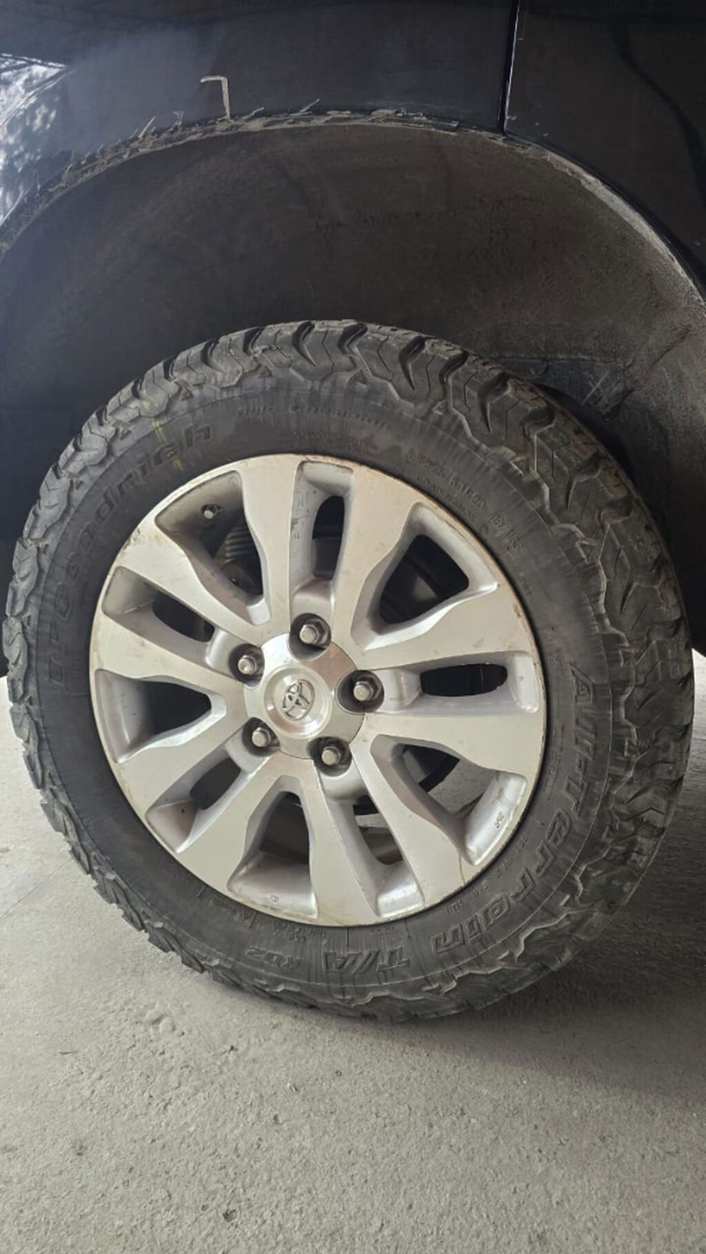 Toyota Sequoia: 2018 г., Газ: фото 3