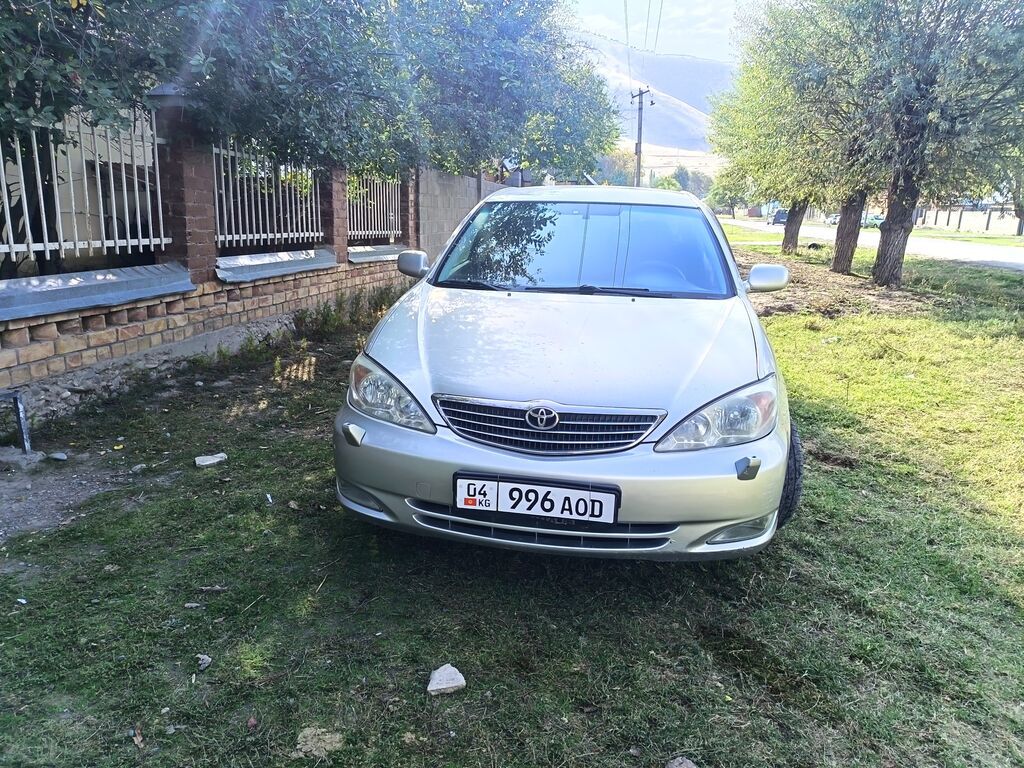 Toyota Camry: 2004 г., 2.4 л, Механика, Бензин, Седан: фото 3