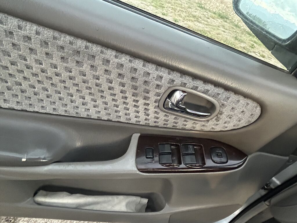 Mazda 626: 2001 г., 2 л, Бензин, Седан: фото 5