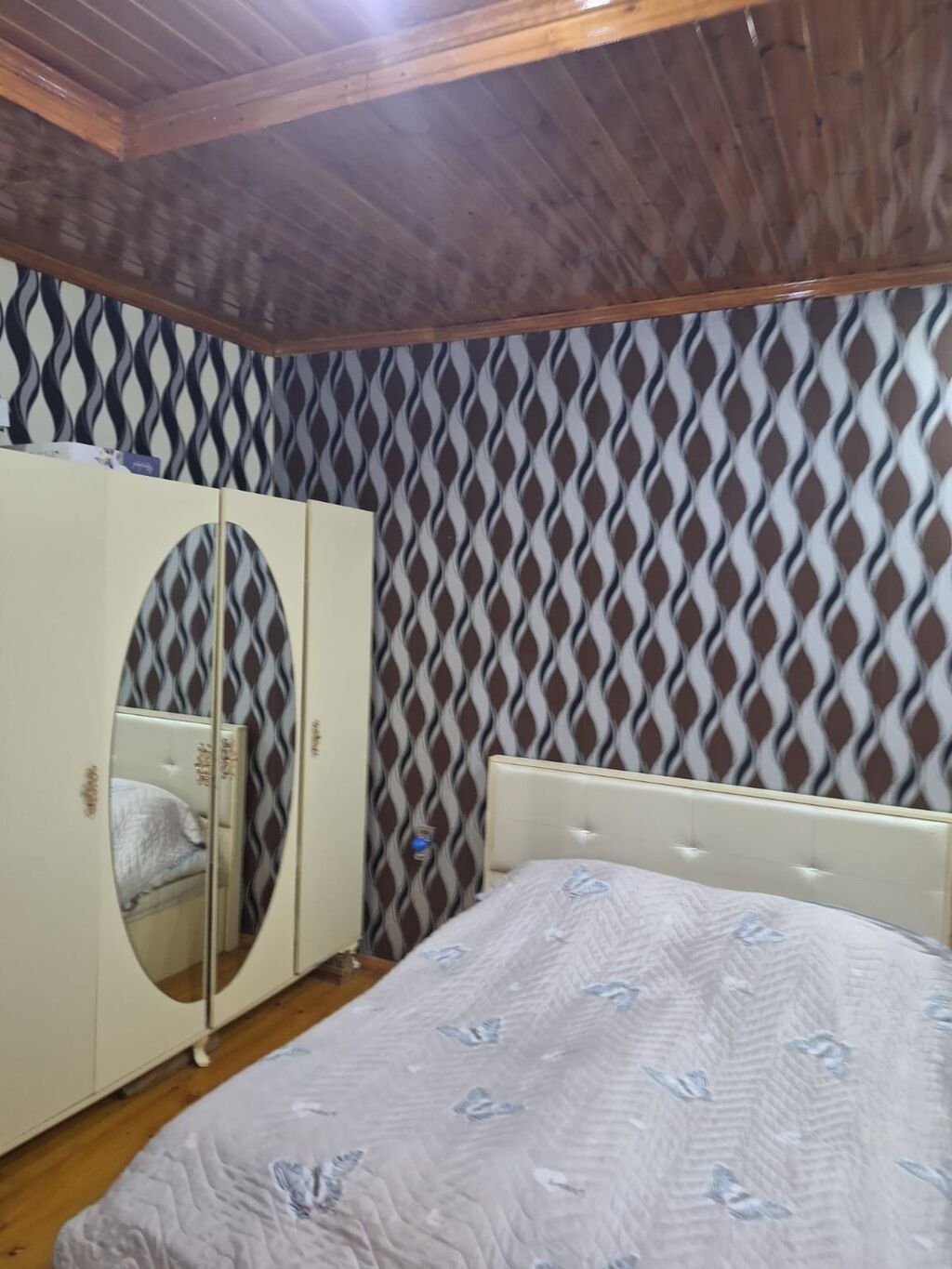 4 otaqlı, 132 kv. m, Kredit yoxdur, Orta təmir