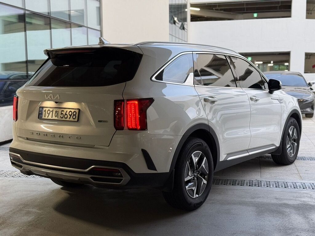 Kia Sorento: 2022 г., 1.6 л, Автомат, Гибрид, Кроссовер: фото 4