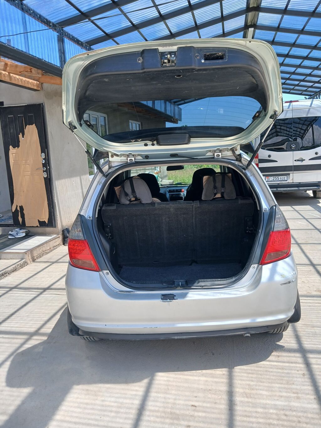 Honda Fit: 2003 г., 1.3 л, Автомат, Хэтчбэк: фото 1