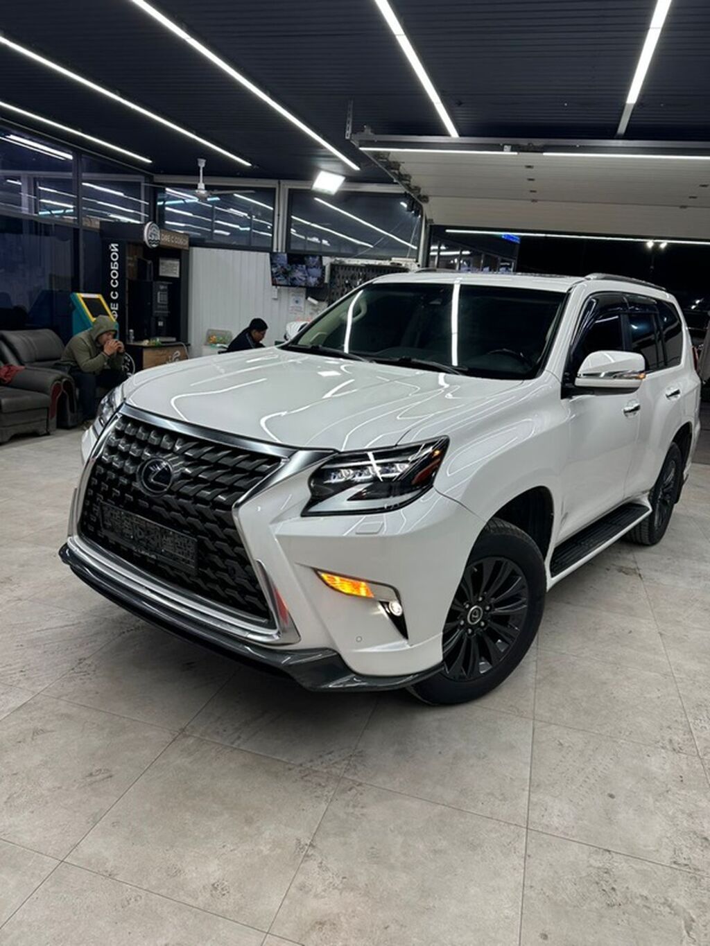 Lexus GX: 2020 г., 4.6 л, Бензин, Внедорожник: фото 1