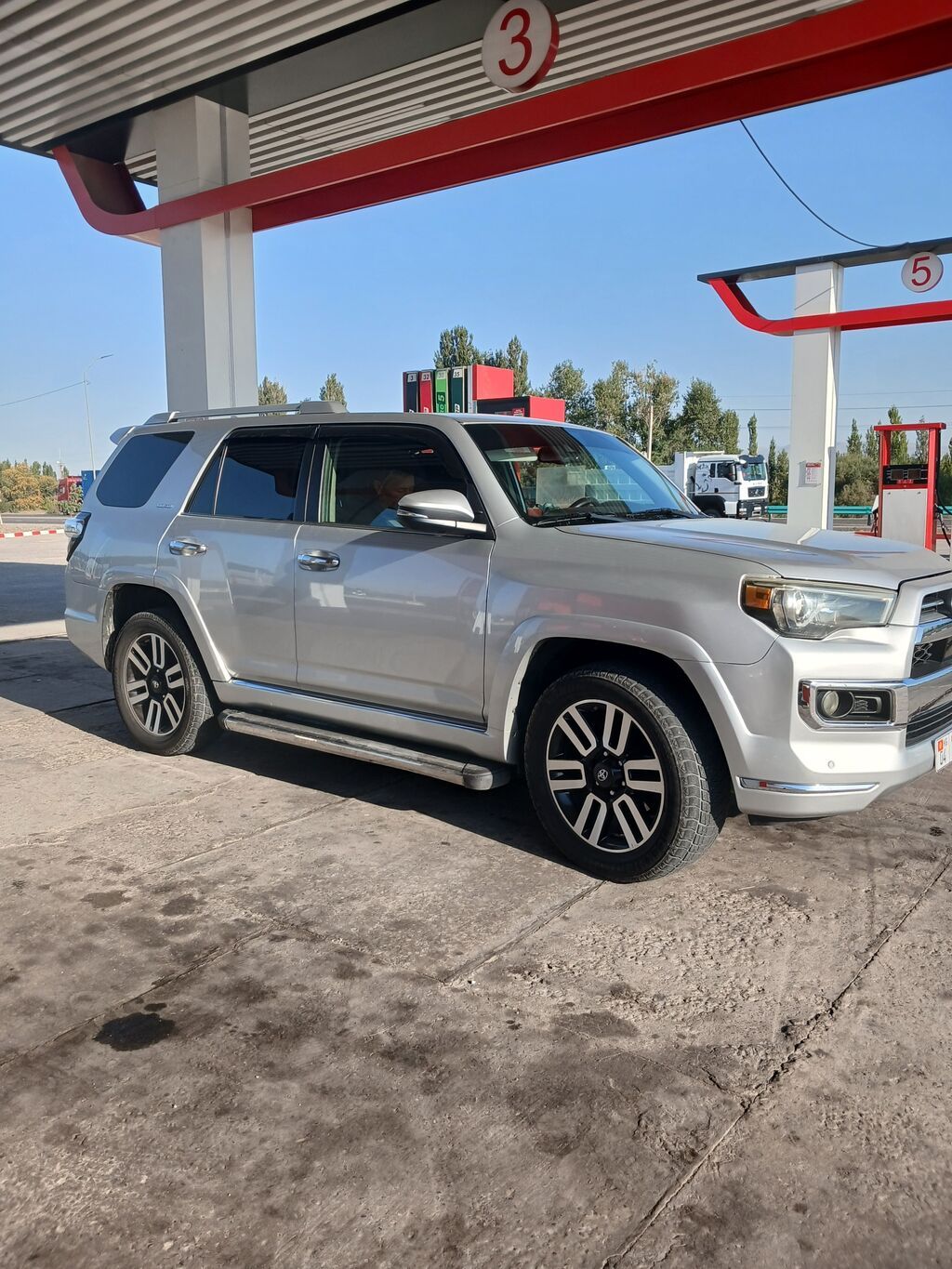 Toyota 4Runner: 2019 г., 4 л, Бензин: фото 2