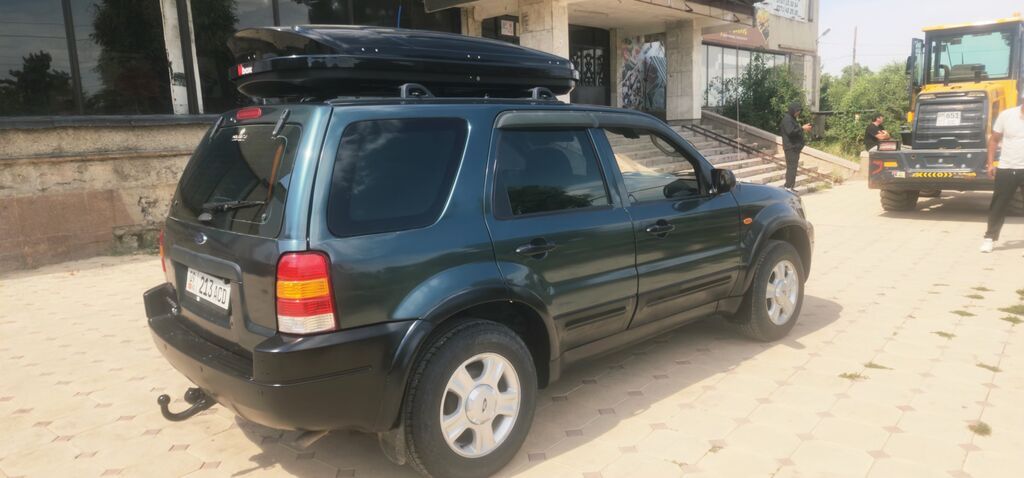 Ford Maverick: 2003 г., 2 л, Механика, Бензин, Внедорожник: фото 3