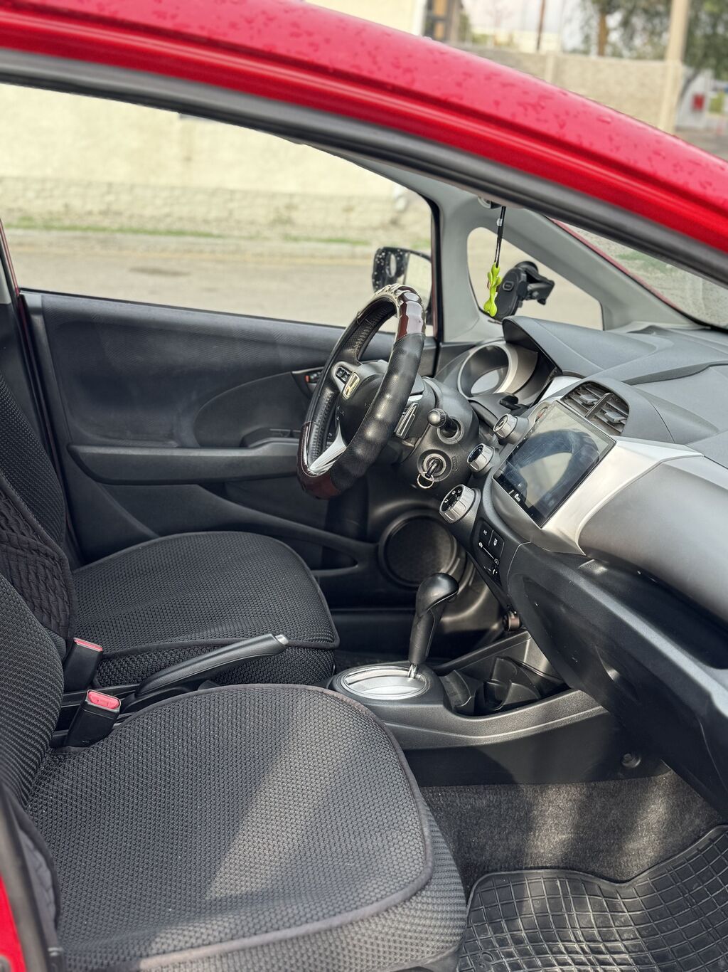 Honda Fit: 2009 г., 1.5 л, Автомат, Бензин, Хэтчбэк: фото 7