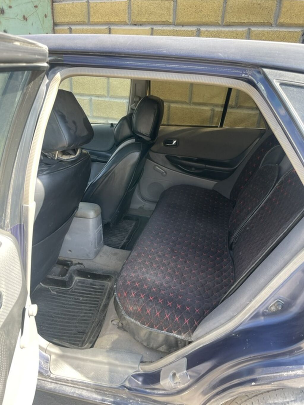 Mazda 323: 2001 г., 1.6 л, Механика, Бензин, Хэтчбэк: фото 8