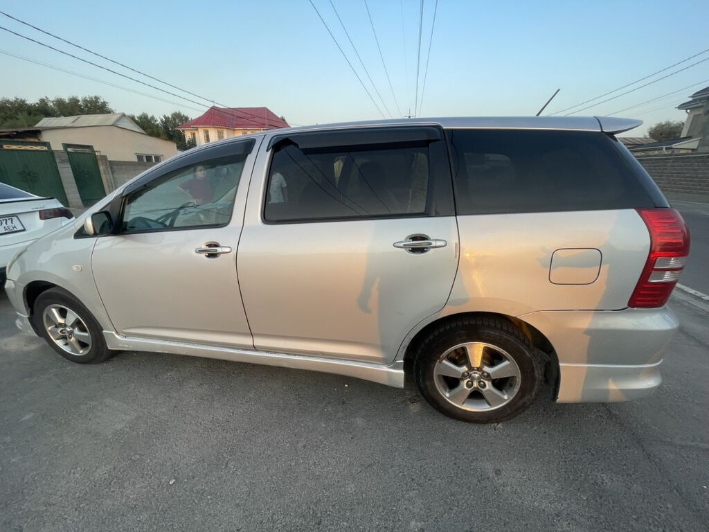 Toyota WISH: 2003 г., 1.8 л, Автомат, Бензин, Минивэн: фото 2