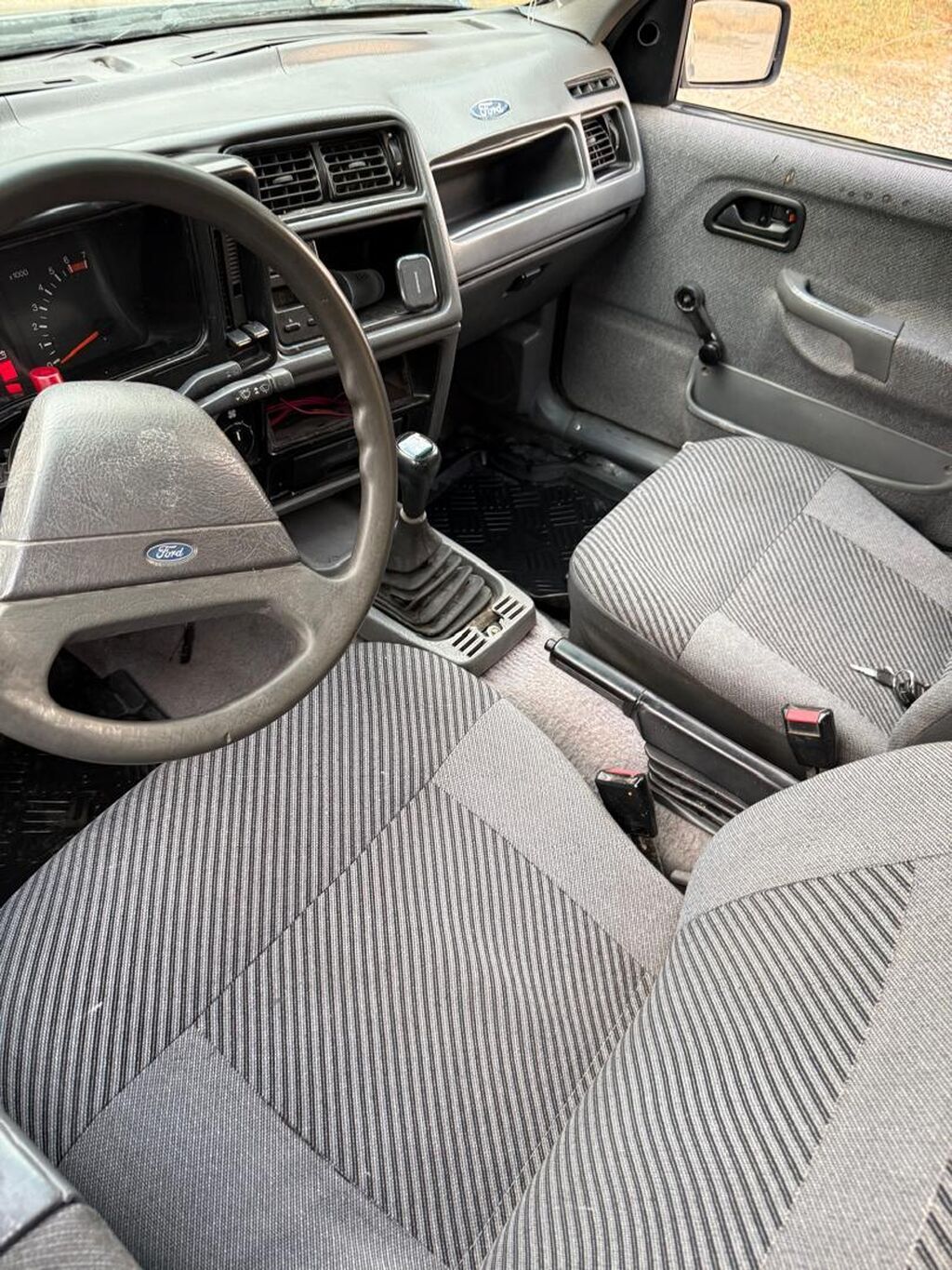 Ford Sierra: 1989 г., 2 л, Механика, Бензин, Седан: фото 5