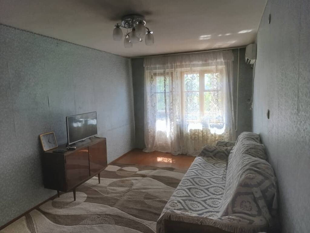 2 комнаты, 40 м², Азия Молл Хрущевка, 3 этаж, Старый ремонт: фото 2