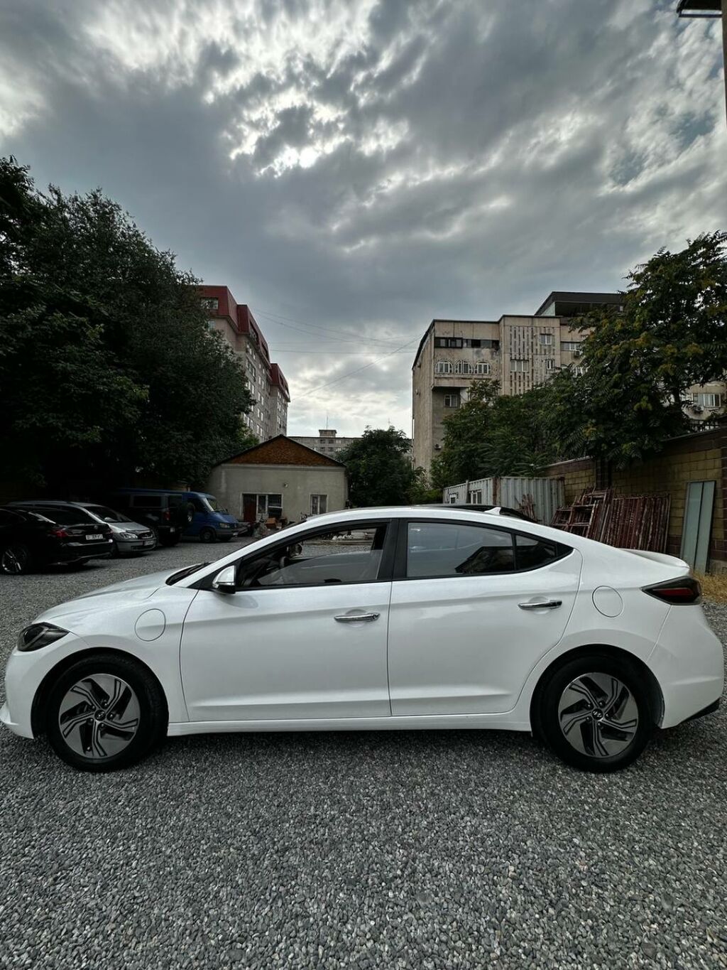 Hyundai Elantra: 2020 г., 1.6 л, Типтроник, Электромобиль, Седан: фото 4