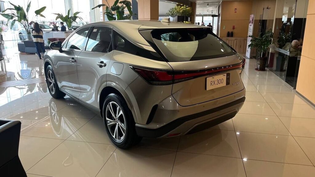 Lexus RX: 2025 г., 2 л, Автомат, Бензин, Кроссовер: фото 3