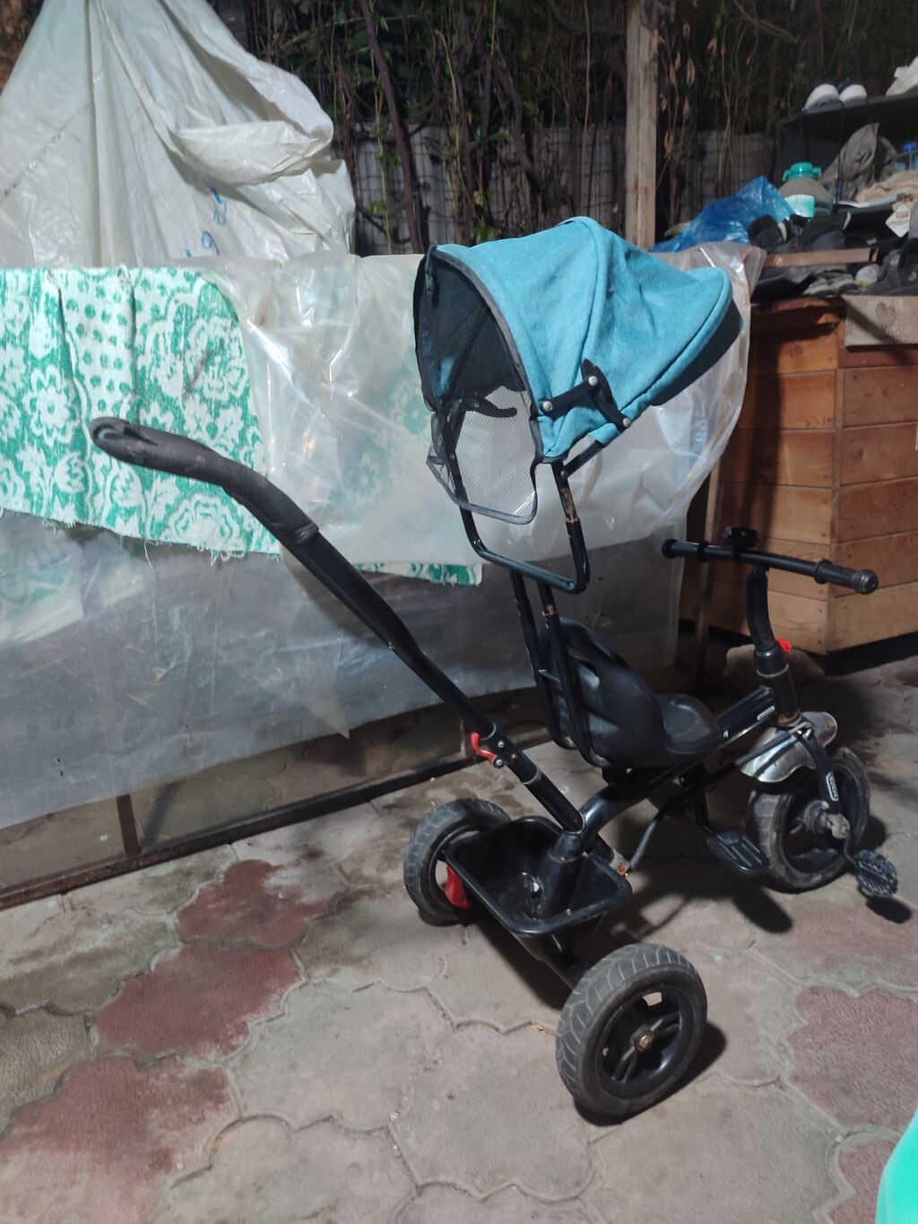 Детский трехколесный велосипед с родительской ручкой и капюшоном: фото 4