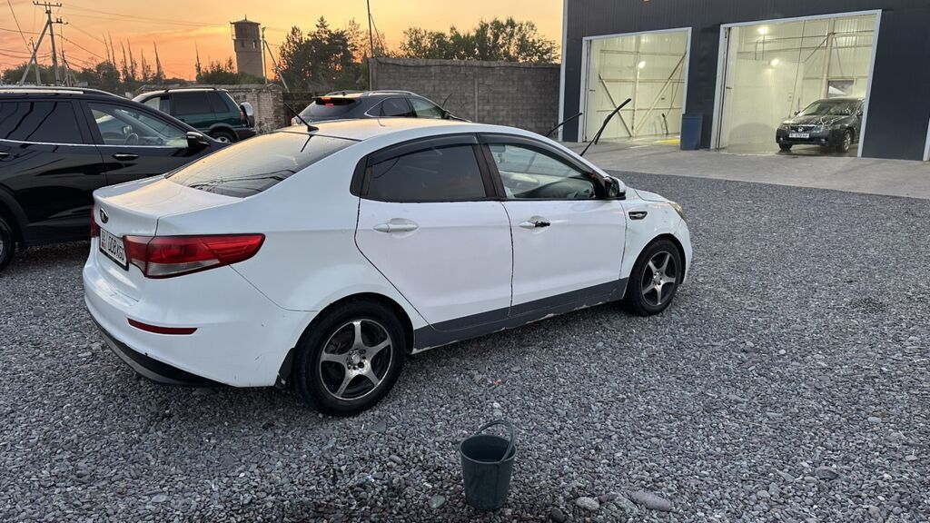 Kia Rio: 2015 г., 1.4 л, Автомат, Бензин, Седан — фото 4