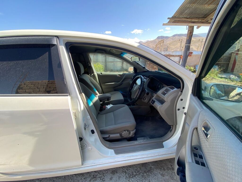 Honda Civic: 2003 г., 1.7 л, Вариатор, Бензин, Хэтчбэк: фото 5