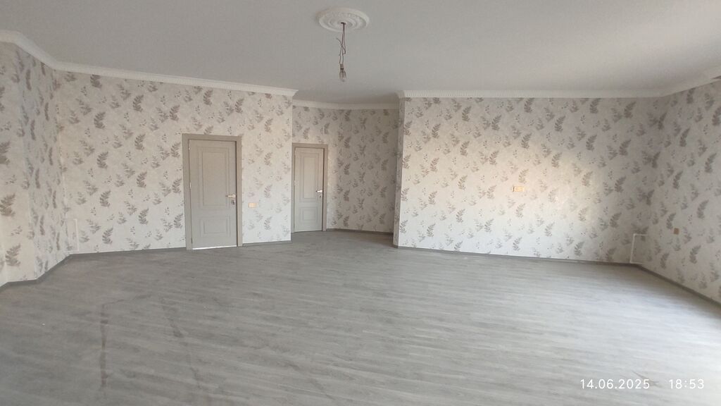 Bakı, 3 otaqlı, Köhnə tikili, 135 kv. m