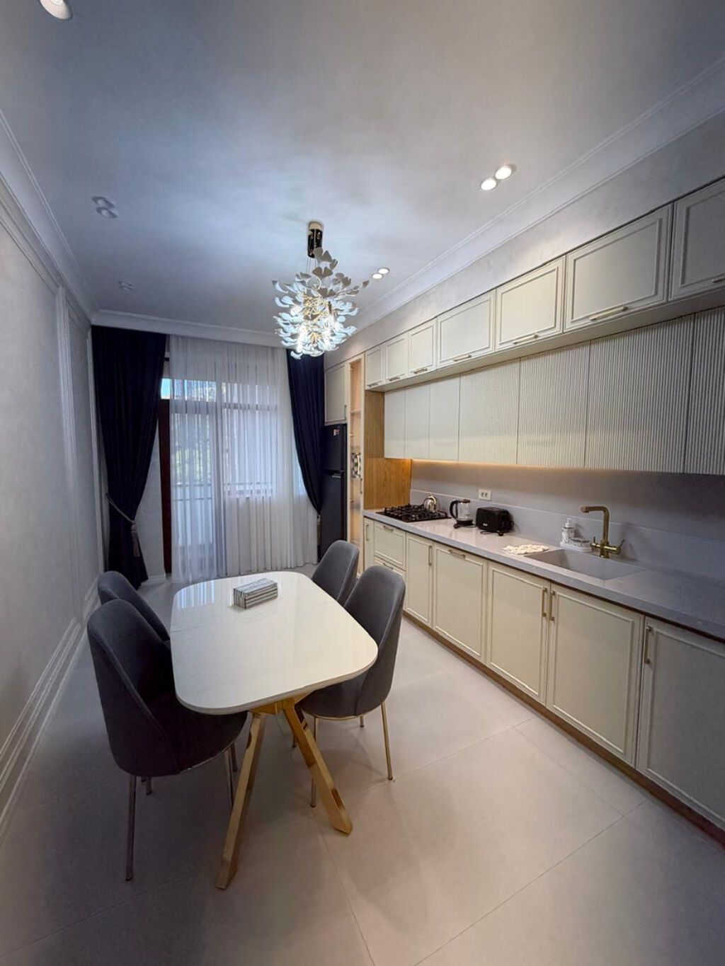 İzmir Residence – İzmir küçəsi | 4 Otaqlı Mənzil Kirayə Verilir! 📍