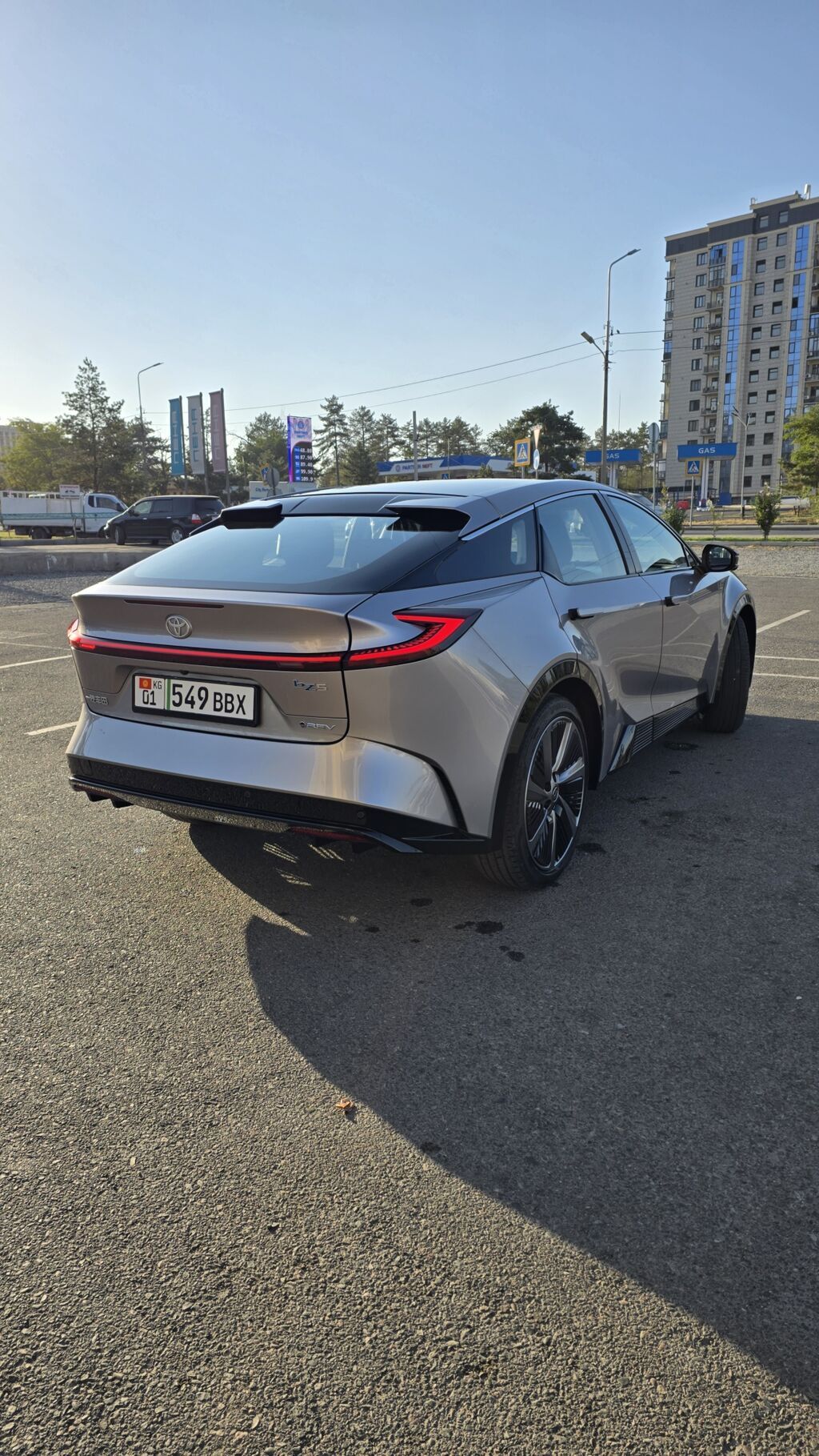 Toyota bZ5: 2026 г., Электромобиль, Лифтбек: фото 4