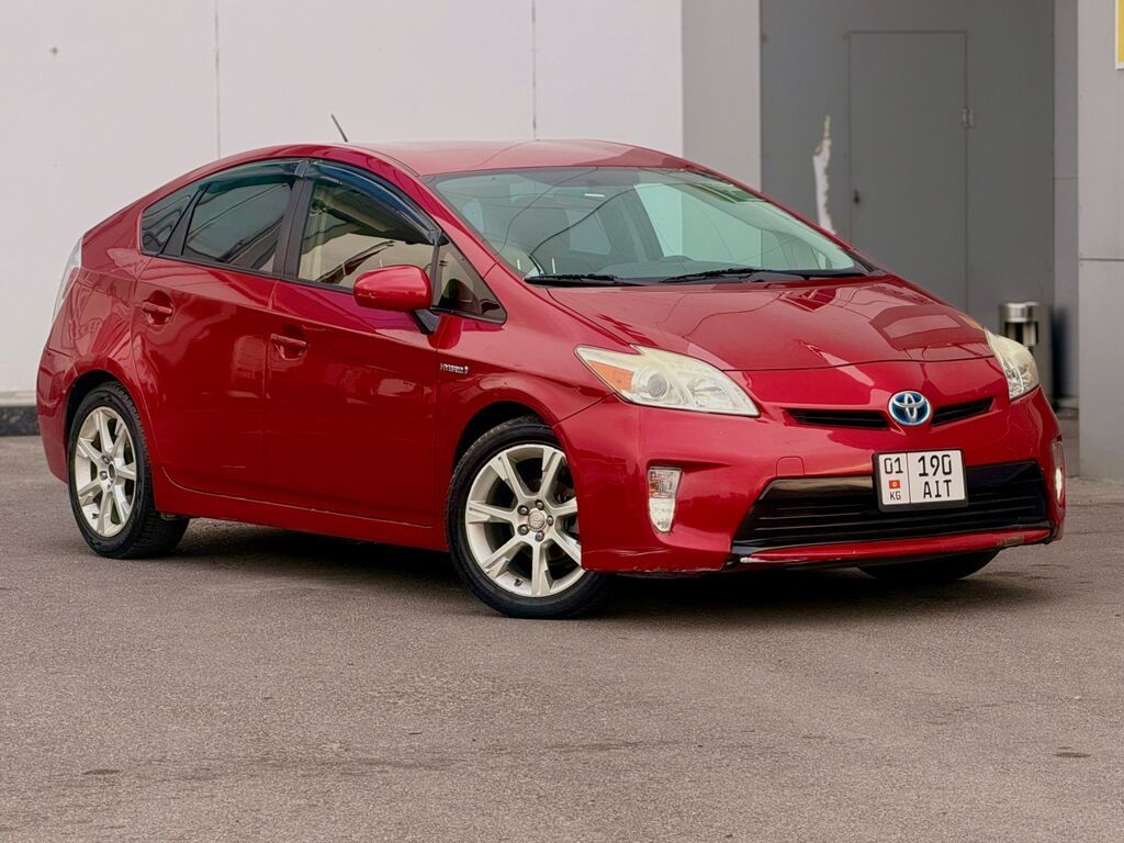 Toyota Prius: 2014 г., 1.8 л, Вариатор, Гибрид, Лифтбек: фото 2