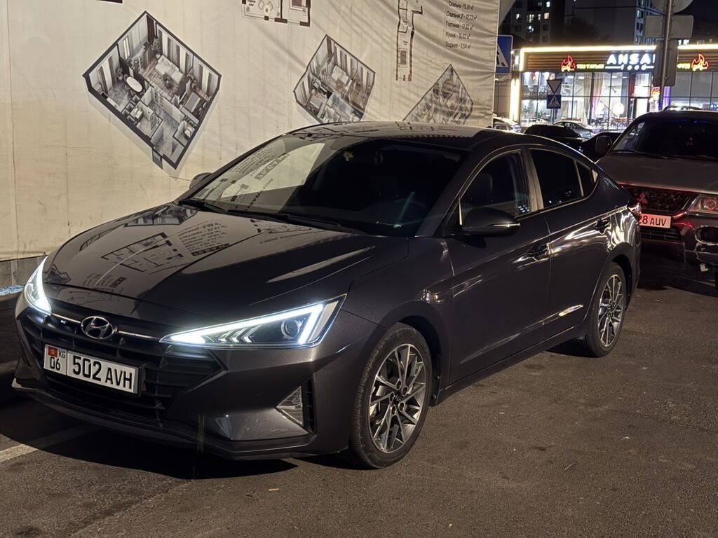 Hyundai Elantra: 2019 г., 1.6 л, Вариатор, Бензин, Седан: фото 3