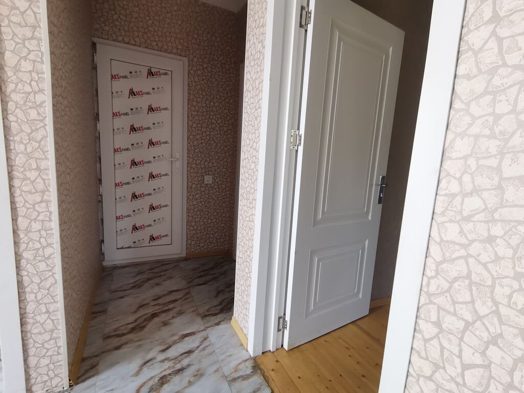 100 kv. m, 3 otaqlı, Kombi, Qaz, İşıq