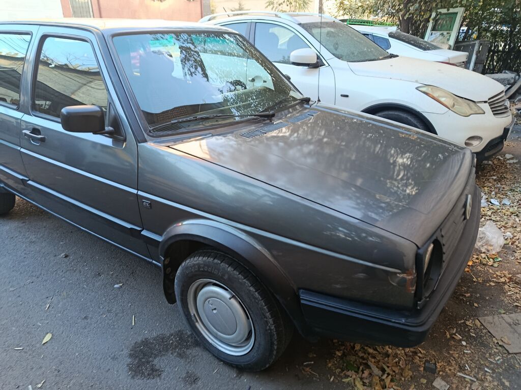 Volkswagen Golf: 1991 г., 1.8 л, Механика, Бензин, Хэтчбэк: фото 8