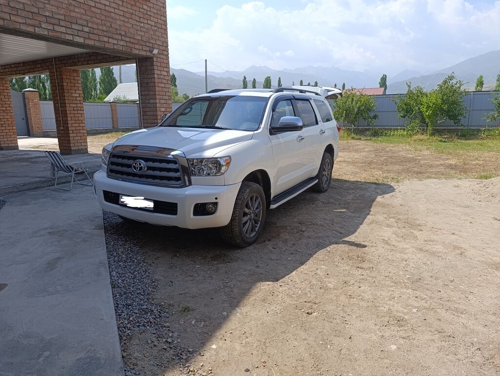 Toyota Sequoia