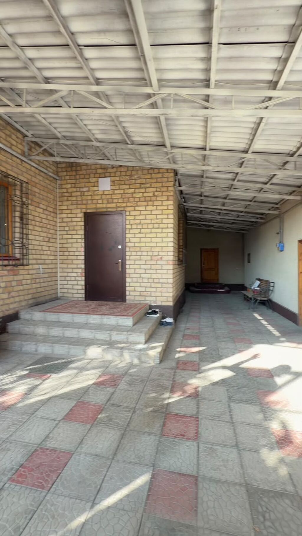6 комнат и более, 250 м², Бишкек, ул. Баха / Гагарина: фото 3