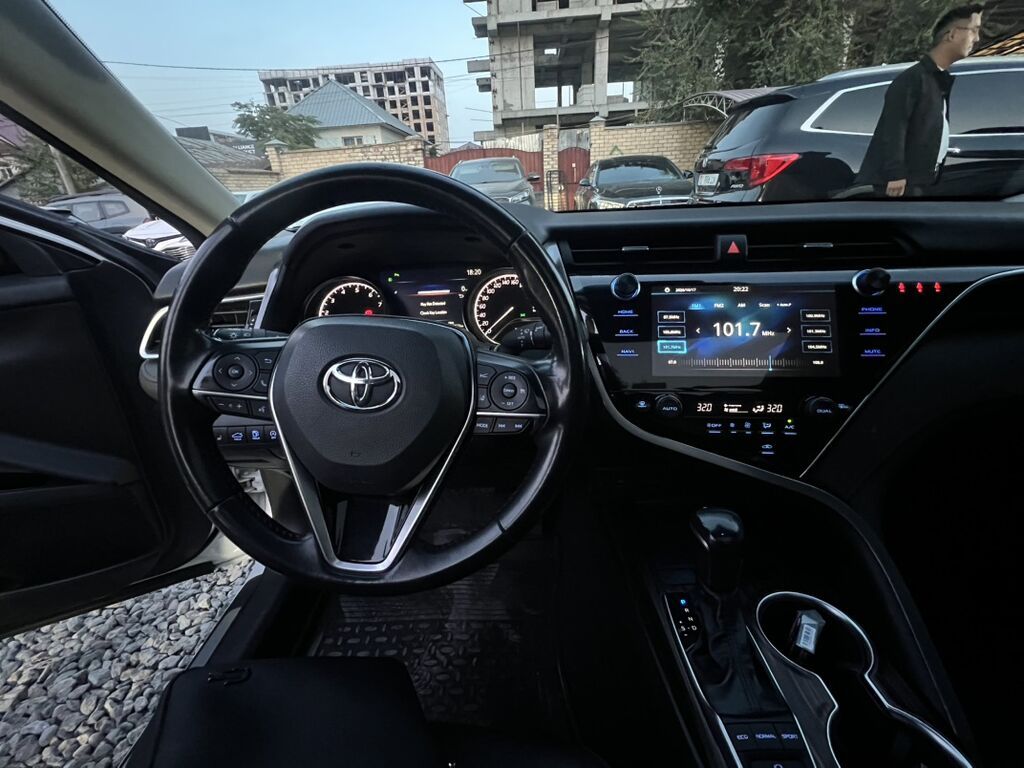Toyota Camry: 2019 г., 2.5 л, Автомат, Бензин, Седан: фото 8