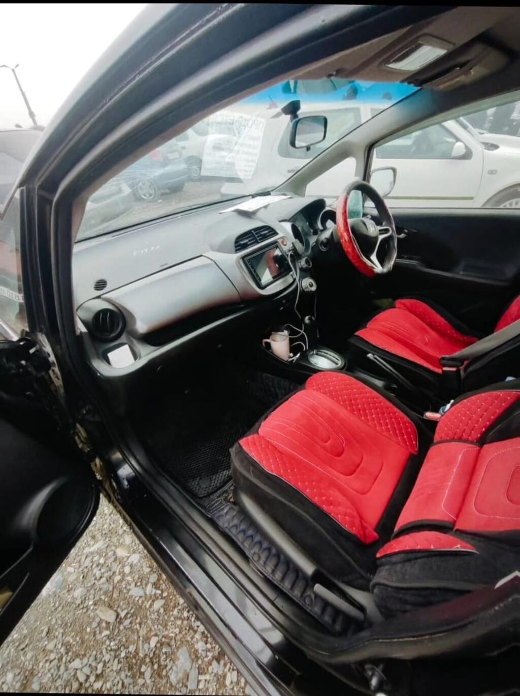 Honda Fit: 2008 г., 1.4 л, Вариатор, Бензин, Хэтчбэк: фото 5