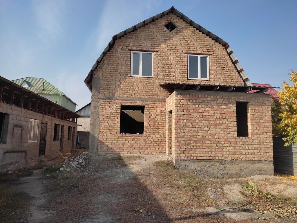 Продается недостроенный дом с мансардой в ж/м Алтын-Ордо. | Договорная .