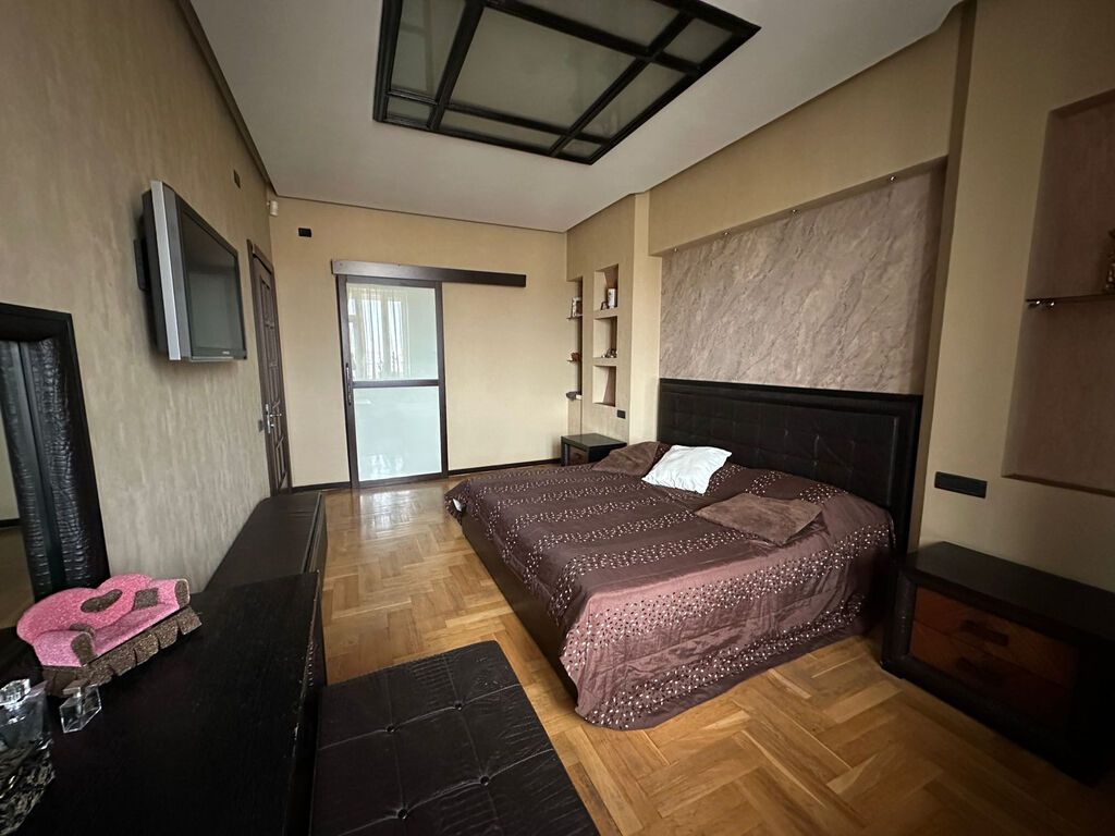 3 otaqlı, Yeni tikili, 156 kv. m