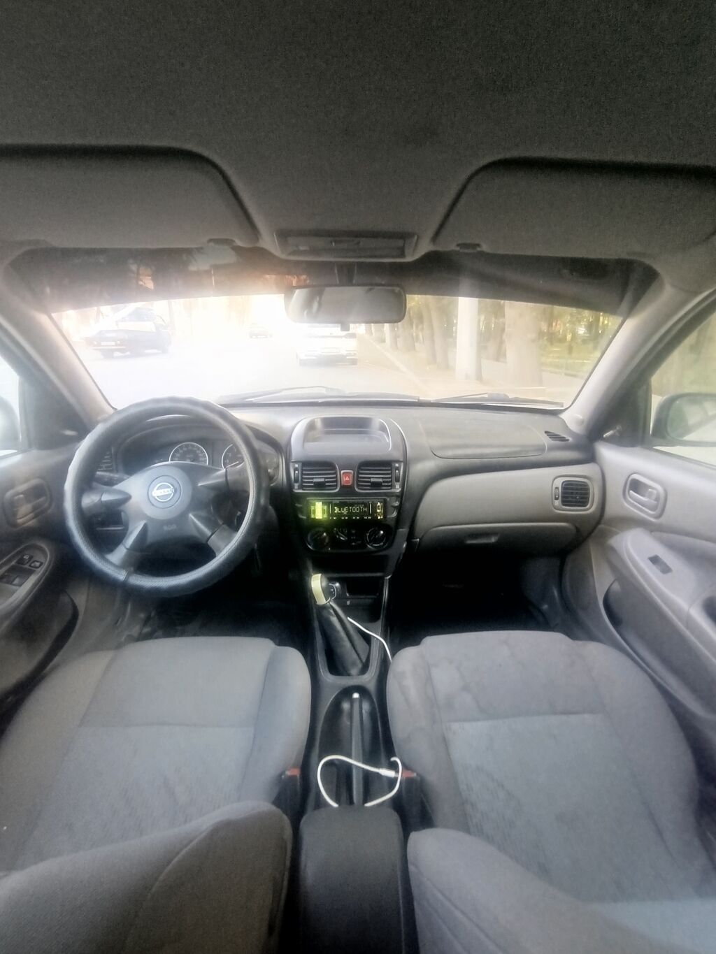 Nissan Almera: 2002 г., 1.5 л, Механика, Бензин, Хэтчбэк: фото 4