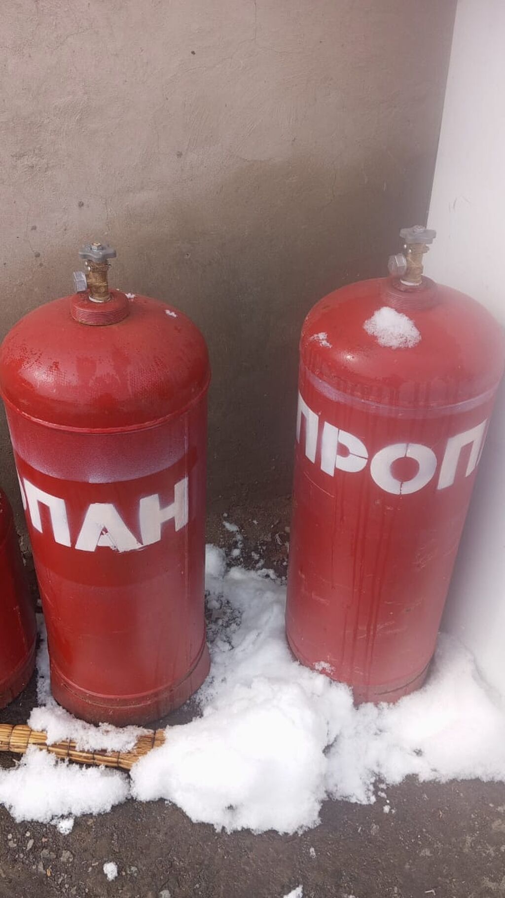 Продаю газболоны. 27 и 50л. б/у. с новыми вентелями. покрашенные. в: фото 3